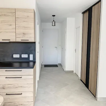 Escapade - Sdb Wc Privatif - Entree Autonome - Grande Tv Netflix